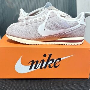 Nike Cortez SE Suede Size 10.5 M